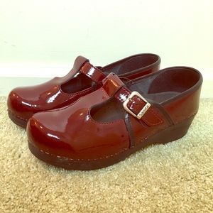 Sanita | Burgundy Clogs